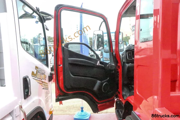 FAW Jiefang J6F Zhaocaihu 137hp 4X2(6 wheels) 3.82m Crew Cab Flatbed Light Truck (1) | 86Trucks