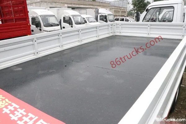 Yuejin Chaoyue C300 Value Edition 155hp 4X2(6 wheels) 4.2m single-row flatbed light truck Body (3) | 86Trucks