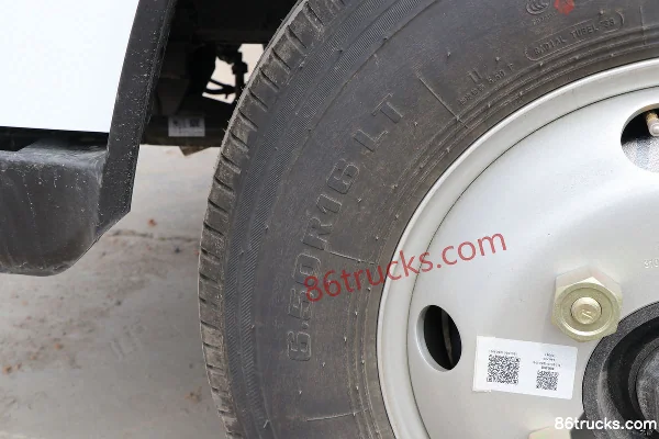 Dongfeng Duolika D5 Ruineng Edition 115hp 4X2(6 wheels) 3.4m semi-row flatbed light truck (China VI) (air brake) Chassis (3) | 86Trucks