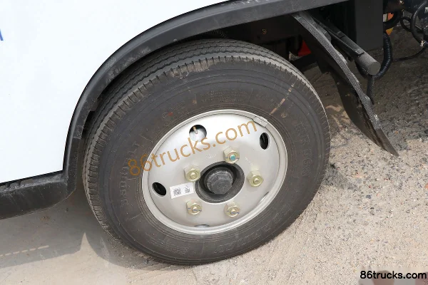 Dongfeng Duolika D5 Ruineng Edition 115hp 4X2(6 wheels) 3.4m semi-row flatbed light truck (China VI) (air brake) Chassis (2) | 86Trucks
