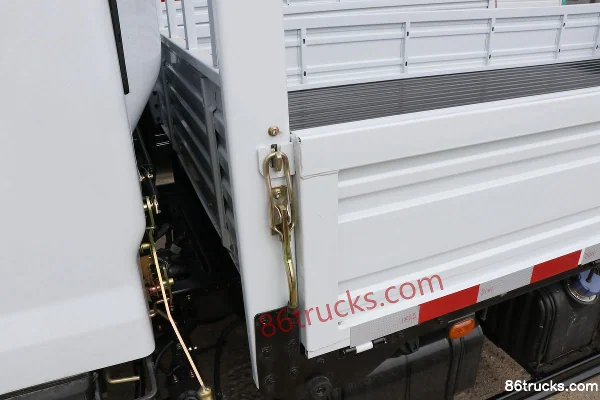 Dongfeng Duolika D5 Ruineng Edition 115hp 4X2(6 wheels) 3.4m semi-row flatbed light truck (China VI) (air brake) Body (2) | 86Trucks