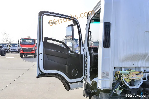 Sanhuan Shitong Chuangke 160 hp 4X2(6 wheels) 4.15m Single Row Flatbed Light Truck Cab (1) | 86Trucks