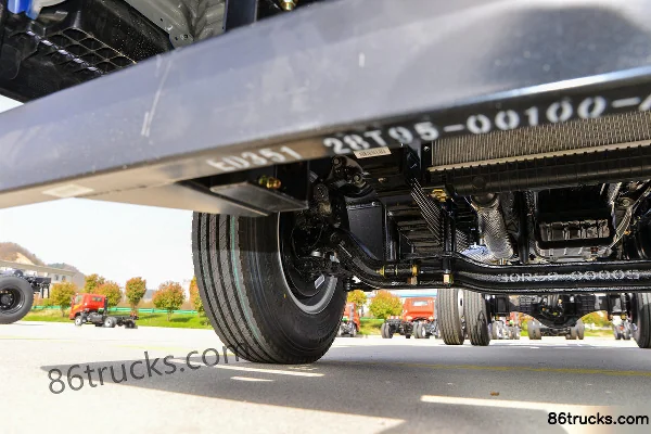 Sanhuan Shitong Chuangke 160 ch 4X2(6 roues) camion à benne amovible pour ordures (marque Zhuanzhi) Châssis (2) | 86Trucks