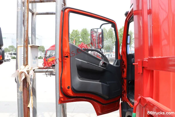 Dongfeng Furui Ka F6 129 hp 4X2(6 wheels) 4.2m Single Row Stake Truck (China VI) Cab (1) | 86Trucks