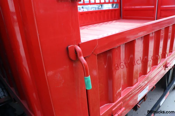 Dongfeng Furui Ka F6 129 hp 4X2(6 wheels) 4.2m Single Row Stake Truck (China VI) Body (2) | 86Trucks