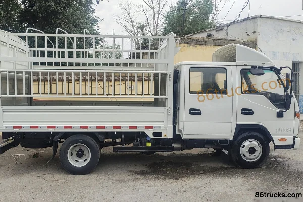 JAC Kangling J3 Narrow Body 132 hp 4X2(6 wheels) 3.2m Double Row Stake Truck (China VI) Exterior (2) | 86Trucks