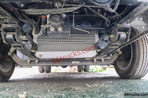 Ouling Jinlika II 2.0L 150 hp 4X2(6 wheels) gasoline 3.7 m single-row van light truck Chassis (1) | 86Trucks