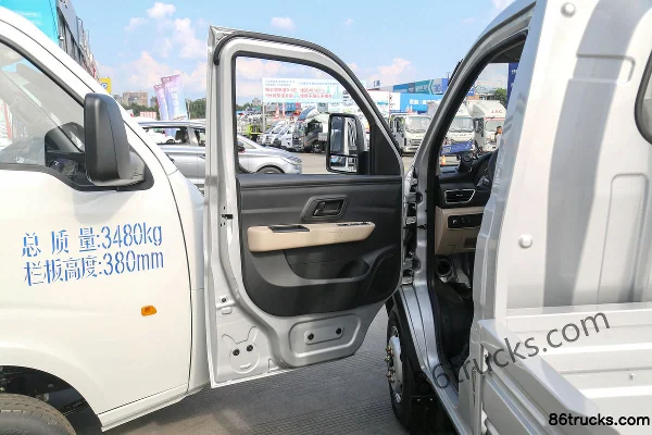 Changan Kuayue King X3 PLUS Comfort Edition 1.6L 105hp 4X2(6 wheels) CNG 3.3m Single Row Flatbed Micro Truck Cab (1) | 86Trucks