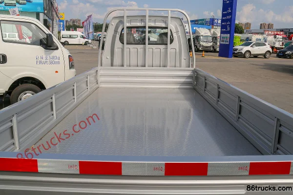 Changan Kuayue King X3 PLUS Comfort Edition 1.6L 105hp 4X2(6 wheels) CNG 3.3m Single Row Flatbed Micro Truck Body (3) | 86Trucks