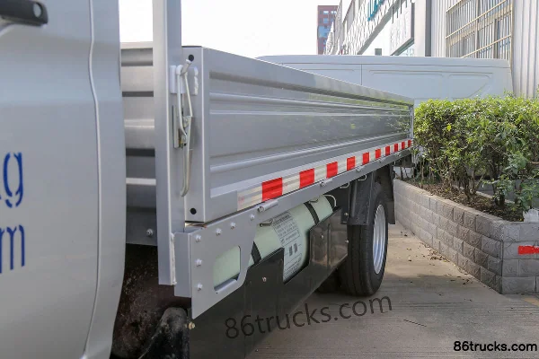 Changan Kuayue King X3 PLUS Comfort Edition 1.6L 105hp 4X2(6 wheels) CNG 3.3m Single Row Flatbed Micro Truck Body (1) | 86Trucks