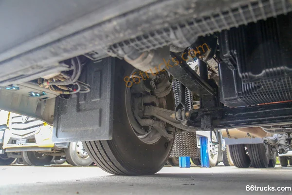 Foton Auman Galaxy Southern Version 580hp 6X4(10 wheels) LNG Automatic Tractor Truck (Hydraulic Retarder) Chassis (2) | 86Trucks