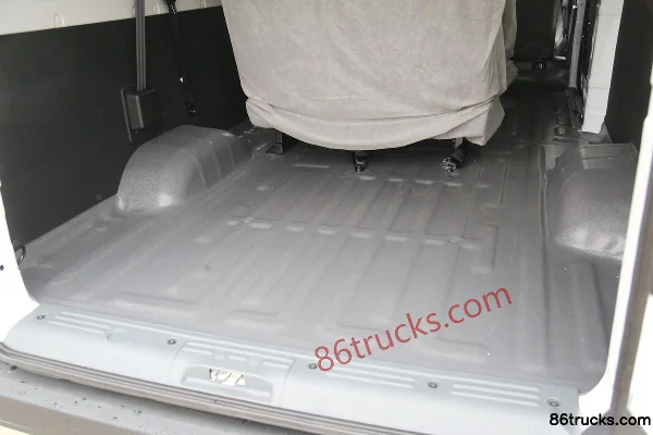 FARIZON Xingxiang V6E Passenger Edition 2.3T 4.845 m pure electric light bus 41.93 kWh Cargo Box (2) | 86Trucks