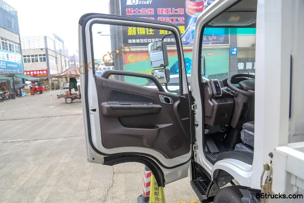 FARIZON Xingzhi H8E Zhiyun Edition 4.5T 4.15m Single Row Pure Electric Flatbed Light Truck 100.46kWh 4X2(6 wheels) Interior (1) | 86Trucks