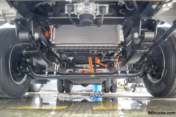 FARIZON Xingzhi H8E Zhiyun Edition 4.5T 4.15m Single Row Pure Electric Flatbed Light Truck 100.46kWh 4X2(6 wheels) Chassis (1) | 86Trucks