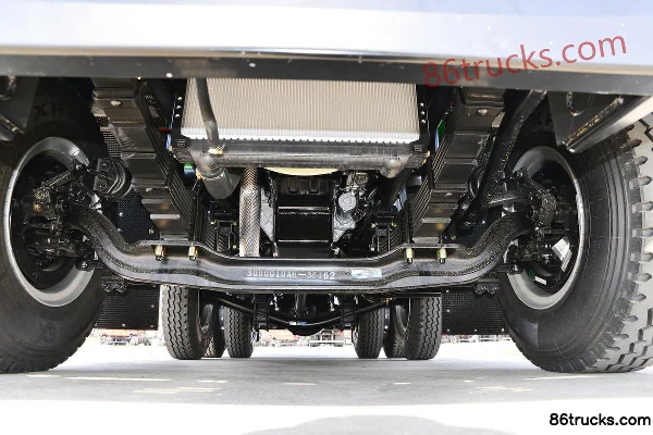 Dayun Zhisheng Heavy Truck 240 ch 6X2(8 roues) 4.1 m camion benne Châssis (1) | 86Trucks