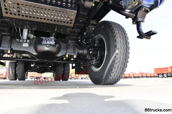 Dayun Zhisheng Medium Truck Heavy-Duty 200hp 4X4(6 wheels) 4.6m Dump Truck Chassis (3) | 86Trucks