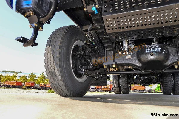 Dayun Zhisheng Medium Truck Heavy-Duty 200hp 4X4(6 wheels) 4.6m Dump Truck Chassis (2) | 86Trucks