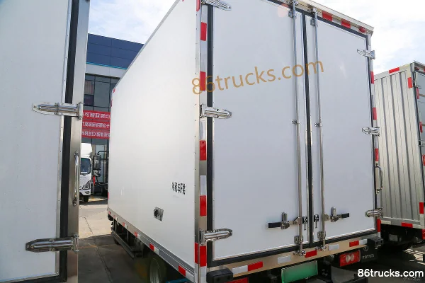 Aumark Zhilan ES 4.5T 4.08m Pure Electric Refrigerated Truck 100.46kWh 4X2(6 wheels) Body (2) | 86Trucks