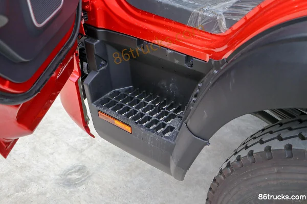Sinotruk Ruishi 155 hp 4X2(6 wheels) 4.15m Single Row Cage Light Truck Cab (3) | 86Trucks