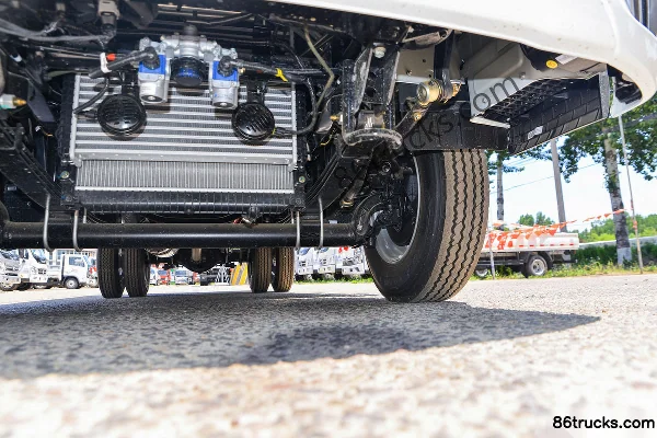 Foton Auman M Card 125hp 4X2(6 wheels) 4.2m Single Row Flatbed Mini Truck Chassis (3) | 86Trucks