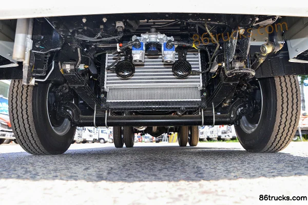 Foton Auman M Card 125hp 4X2(6 wheels) 4.2m Single Row Flatbed Mini Truck Chassis (1) | 86Trucks