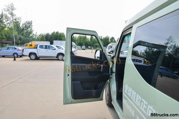 FARIZON Super VAN Yucheng Edition 3.5T 5.49m Pure Electric Mid-Roof Mid-Wheelbase Van 66kWh Cab (1) | 86Trucks