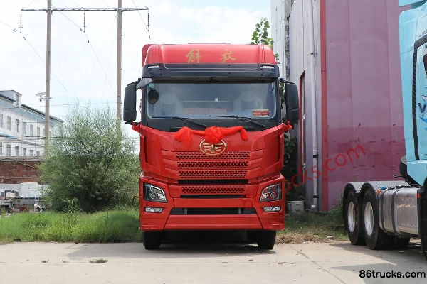 FAW Jiefang Qingdao JH6 Édition Zhizun 560 ch 8X4(12 roues) camion de transport de bétail (avec ralentisseur hydraulique) Extérieur (2) | 86