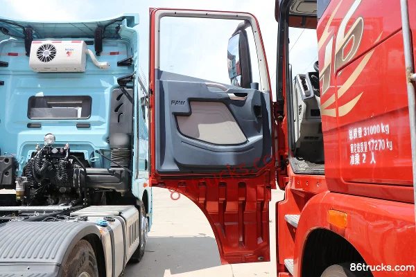 FAW Jiefang Qingdao JH6 Édition Zhizun 560 ch 8X4(12 roues) camion de transport de bétail (avec ralentisseur hydraulique) Cabine (1) | 86Tru