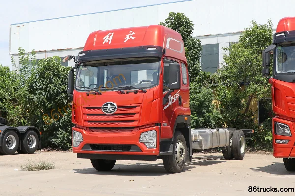 FAW Jiefang Qingdao JK6 medium truck 200 hp 4X2(6 wheels) 5.4m stake truck Exterior (3) | 86Trucks