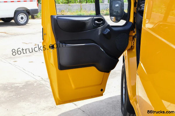 JMC Fushun 2023 Model Underground Edition Commercial 2.0T Diesel 146hp 3-Seat Short-Wheelbase Ultra-Low-Roof Panel Van Cab (2) | 86Trucks