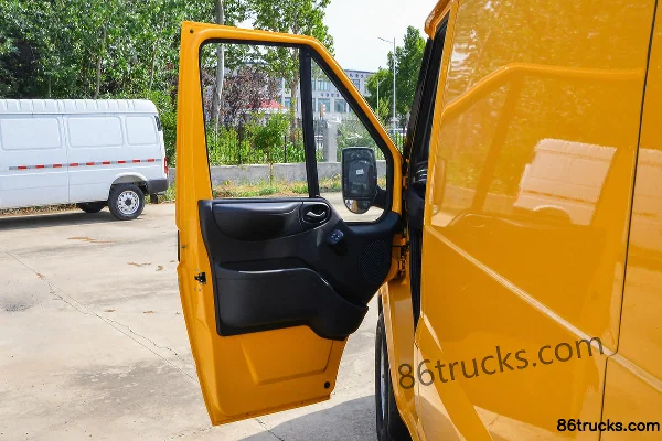 JMC Fushun 2023 Model Underground Edition Commercial 2.0T Diesel 146hp 3-Seat Short-Wheelbase Ultra-Low-Roof Panel Van Cab (1) | 86Trucks