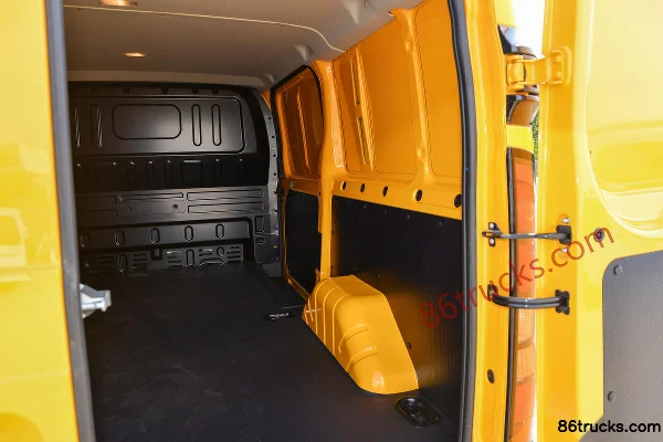 JMC Fushun 2023 Model Underground Edition Commercial 2.0T Diesel 146hp 3-Seat Short-Wheelbase Ultra-Low-Roof Panel Van Cargo Box (2) | 86Tru