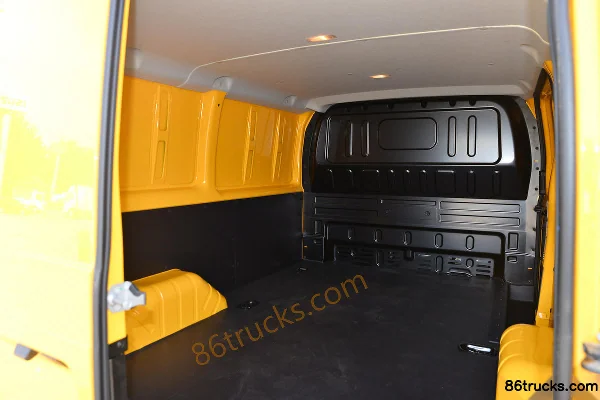 JMC Fushun 2023 Model Underground Edition Commercial 2.0T Diesel 146hp 3-Seat Short-Wheelbase Ultra-Low-Roof Panel Van Cargo Box (1) | 86Tru