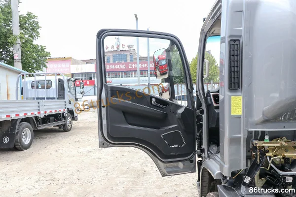SHACMAN Commercial Vehicle Delong G300 163 hp 4X2(6 wheels) 4.18m single-row stake truck (light truck) Cab (1) | 86Trucks