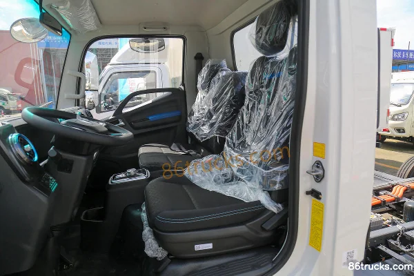 Aumark ES 4.5T 4,16 m cabine simple fourgon électrique pur 123,33 kWh 4X2(6 roues) Intérieur (3) | 86Trucks