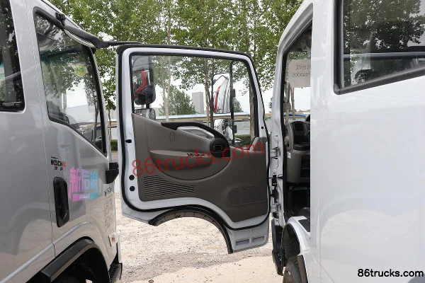 Dongfeng Kaipute K6-N 136hp 4X2(6 wheels) 4.09m single-row van mobile shop truck (China VI) Cab (1) | 86Trucks