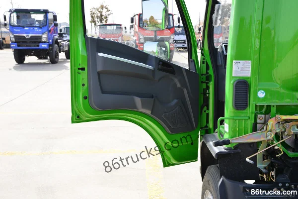 Sanhuan Shitong New Chuangke 130 hp 4X2(6 wheels) 3.6m dump truck Cab (2) | 86Trucks