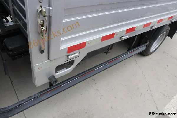 Ouling Jinlika II Édition Luxe 115 ch 4X2(6 roues) Camion plateau léger à cabine demi-avancée 3,8 m (China VI) Carrosserie (2) | 86Trucks