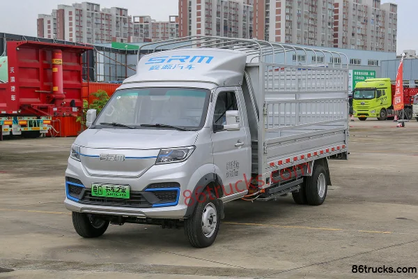SRM Xinyuan T5LEV 3.5T 3.8m Single Row Pure Electric Cargo Van with Grid Side Panels 55.7kWh 4X2(6 wheels) Exterior (3) | 86Trucks