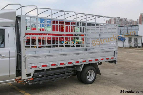 SRM Xinyuan T5LEV 3.5T 3.8m Single Row Pure Electric Cargo Van with Grid Side Panels 55.7kWh 4X2(6 wheels) Body (1) | 86Trucks