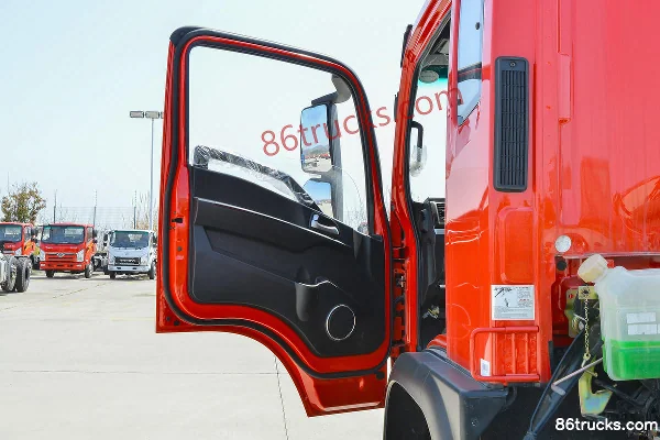 Sanhuan Shitong T3 Chuangke Luxury Edition 185 hp 4X2(6 wheels) flatbed truck Cab (1) | 86Trucks