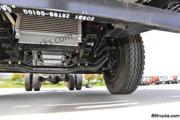 Sanhuan Shitong T3 Chuangke Luxury Edition 185 hp 4X2(6 wheels) flatbed truck Chassis (3) | 86Trucks