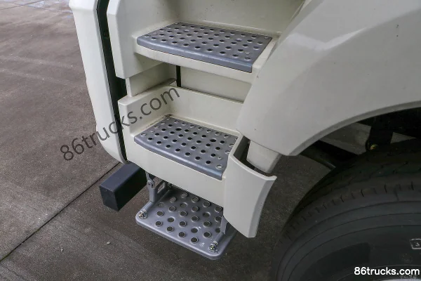 FAW Jiefang J6L 6X4(10 wheels) Electric Tractor Truck 350kWh Cab (3) | 86Trucks