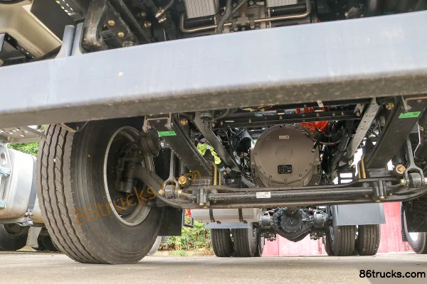 FAW Jiefang J6L 6X4(10 wheels) Electric Tractor Truck 350kWh Chassis (2) | 86Trucks