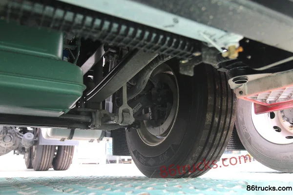 FAW Jiefang J6P Classic Edition 12.5L CNG 480hp 6X4(10 wheels) FAW Jiefang 12-speed AMT Automatic Hazardous Materials Tractor Truck Chassis