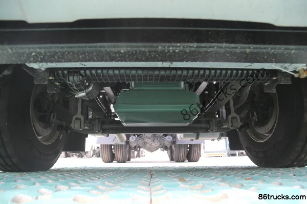 FAW Jiefang J6P Classic Edition 12.5L CNG 480hp 6X4(10 wheels) FAW Jiefang 12-speed AMT Automatic Hazardous Materials Tractor Truck Chassis