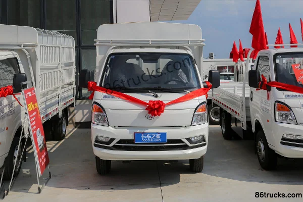 Changan Kuayue D5 PLUS Standard Edition 1.6L 122hp 4X2(6 wheels) 3.4m Extended Cab Stake Truck (China VI) Exterior (2) | 86Trucks