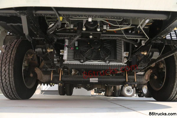 Changan Kuayue D5 PLUS Standard Edition 1.6L 122hp 4X2(6 wheels) 3.4m Extended Cab Stake Truck (China VI) Chassis (1) | 86Trucks