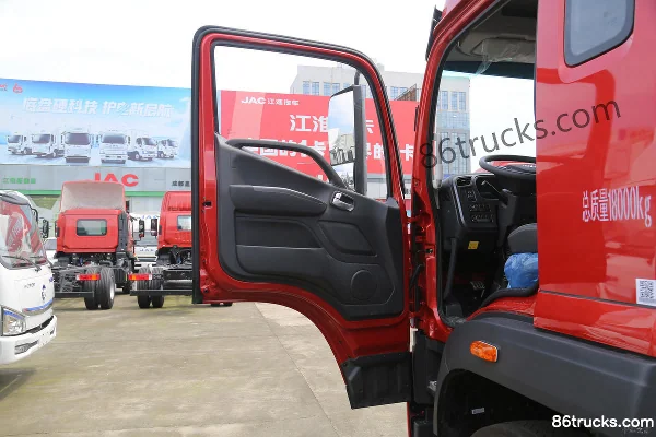 Foton Auman R Series 185hp 4X2(6 wheels) 6.1m van cargo truck (rear axle 8T) Cab (2) | 86Trucks