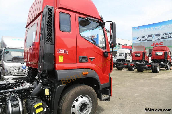 Foton Auman R Series 185hp 4X2(6 wheels) 6.1m van cargo truck (rear axle 8T) Cab (1) | 86Trucks